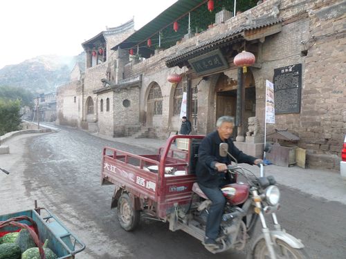 Azat Galimov in Shanxi Province (Shanxi), China. Plein Chico village.